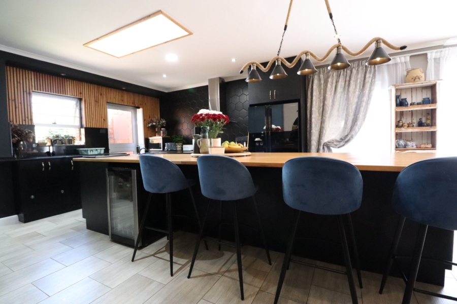 4 Bedroom Property for Sale in Sherwood Eastern Cape